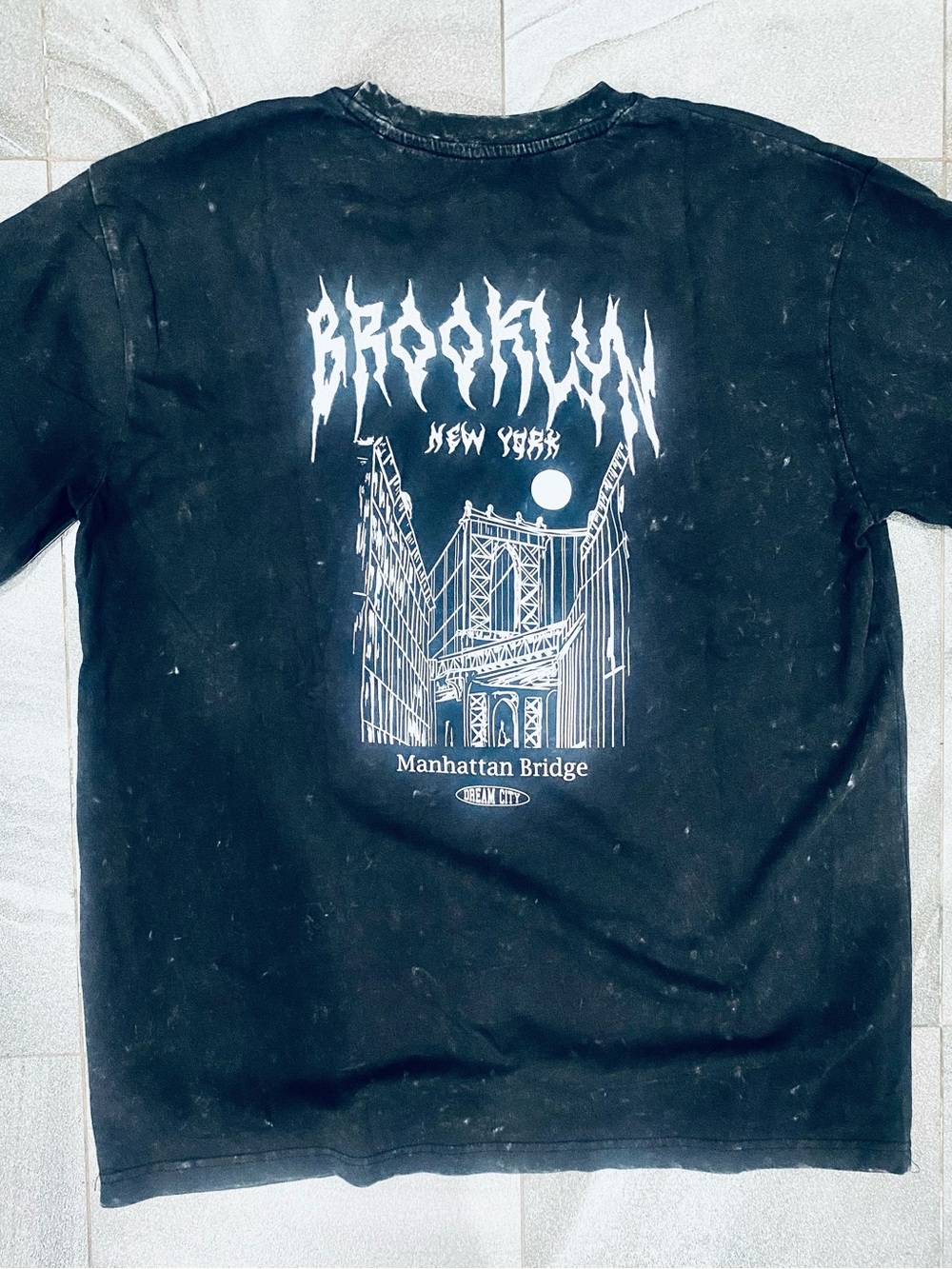 Brooklyn New York Manhattan Bridge Embroidered Graphic Tee - Black Size L
